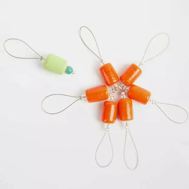 KP ORANGE LILY 7 KPL SILMUKKAMERKKI 10931 - Silmukkamerkit - 35240 - 1