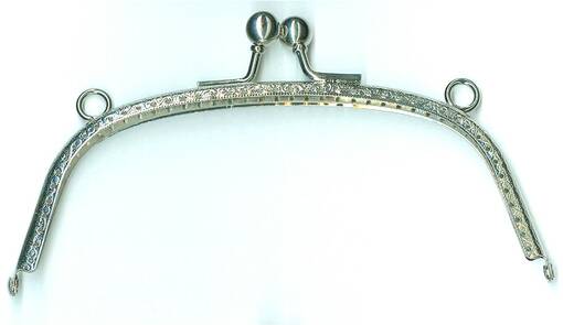 KUKKARONKEHYS RINKULOILLA OMMELTAVA HOPEA LEV. 16 CM - Laukku-ja kukkarotarvikkeet - 16717 - 1